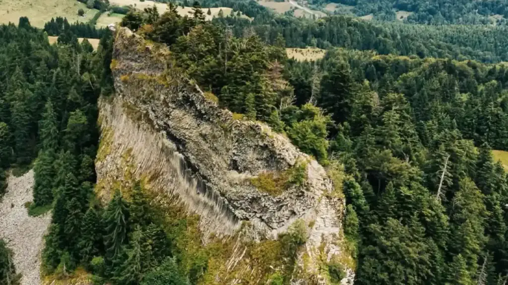 Detunata Goală, minunea de bazalt de lângă Bucium (Ciuculești)